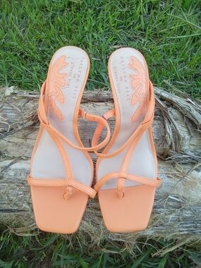Gianni Bini Caelynn Bell Orange Strappy Square Toe Heel Sandals Size 6.5M